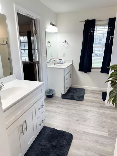 Bath - 51 Meriwether Cir, Stuarts Draft, VA 24477 photo 4 of 9