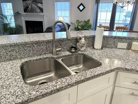 Kitchen - 51 Meriwether Cir, Stuarts Draft, VA 24477 photo 9 of 10