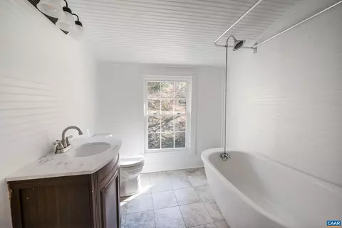 Bath - 2728 E Branch Loop, Roseland, VA 22967 photo 1 of 2