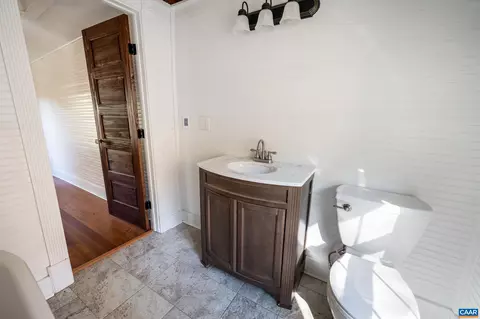 Bath - 2728 E Branch Loop, Roseland, VA 22967 photo 2 of 2