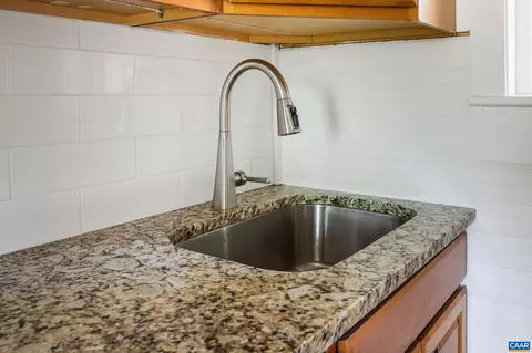Kitchen - 2728 E Branch Loop, Roseland, VA 22967 photo 1 of 2