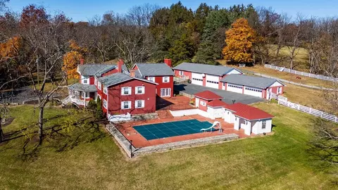 1004 E Beverley St E, Staunton, VA 24401