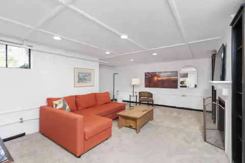 Living - 548 Pine Ave, Waynesboro, VA 22980 photo 4 of 4