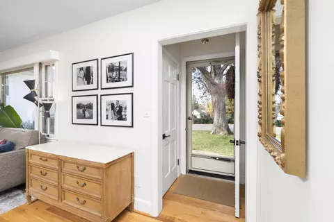 Entry Way - 548 Pine Ave, Waynesboro, VA 22980 photo 1 of 5