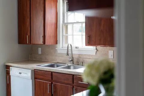 Kitchen - 548 Pine Ave, Waynesboro, VA 22980 photo 4 of 7