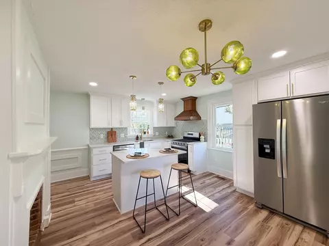 1202 W Beverley St W, Staunton, VA 24401