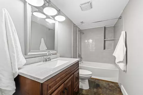 Bath - 8 Mcilwee Ln, Staunton, VA 24401 photo 7 of 7