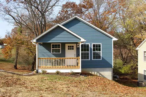 312 N Waverly St N, Staunton, VA 24401