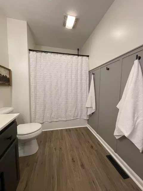 Bath - 111 Rutherford Ln, Stuarts Draft, VA 24477 photo 6 of 7