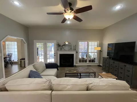 Living - 111 Rutherford Ln, Stuarts Draft, VA 24477 photo 2 of 4