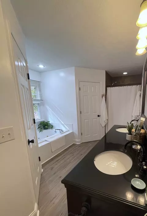 Bath - 111 Rutherford Ln, Stuarts Draft, VA 24477 photo 2 of 7