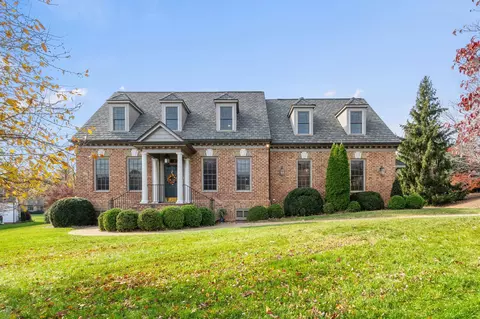 202 Kings Sq, Staunton, VA 24401