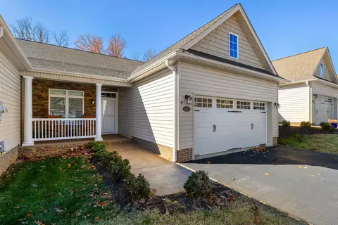 1212 Stocker St, Staunton, VA 24401
