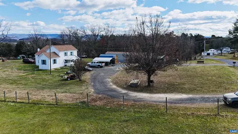 43 Niswander Rd, Staunton, VA 24401