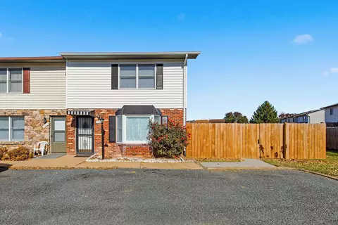 163 E Reservoir Rd E, Woodstock, VA 22664