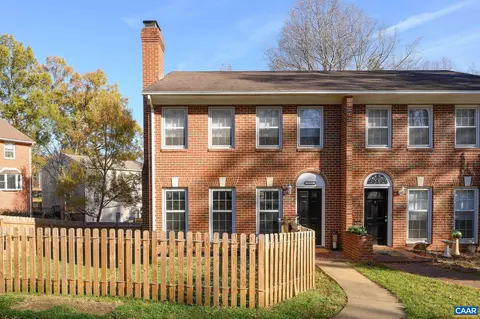 521 Woodmont Dr, Charlottesville, VA 22901
