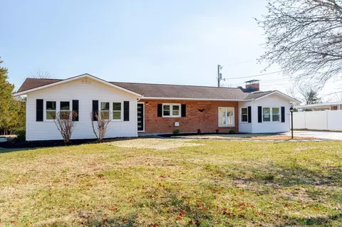 7698 N Valley Pike, Harrisonburg, VA 22802