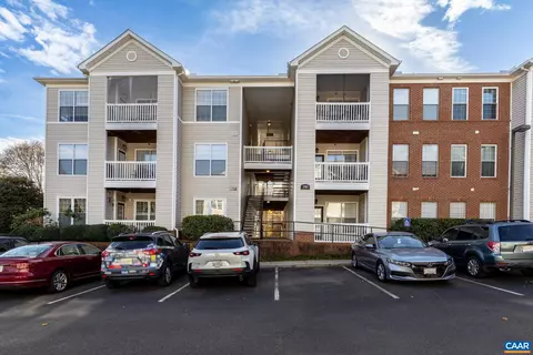 290 Riverbend Dr #2D, Charlottesville, VA 22911