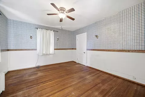 Bedroom - 645 Maple Ave, Waynesboro, VA 22980 photo 5 of 8