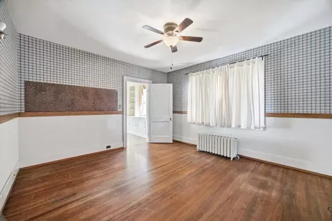 Bedroom - 645 Maple Ave, Waynesboro, VA 22980 photo 6 of 8