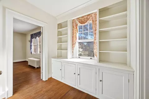 Entry Way - 645 Maple Ave, Waynesboro, VA 22980 photo 6 of 7