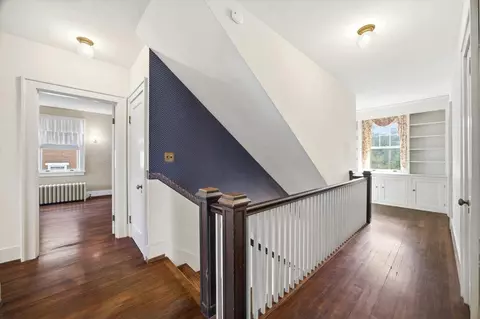 Entry Way - 645 Maple Ave, Waynesboro, VA 22980 photo 5 of 7