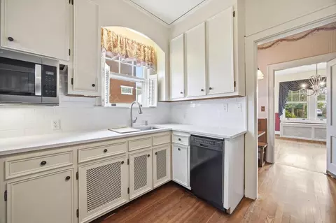 Kitchen - 645 Maple Ave, Waynesboro, VA 22980 photo 2 of 4