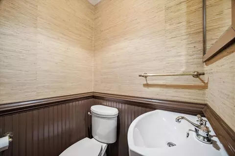 Bath - 645 Maple Ave, Waynesboro, VA 22980 photo 1 of 3