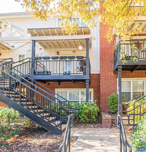 1615 Elmwood Ct #202, Charlottesville, VA 22903