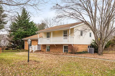 39 Forest Springs Dr, Stuarts Draft, VA 24477
