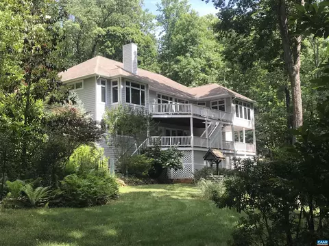 423 Foothills Dr, Nellysford, VA 22958