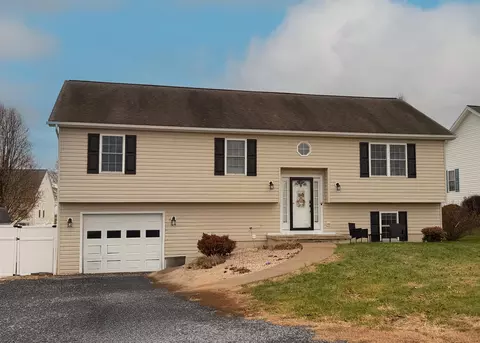 281 Harper St, Weyers Cave, VA 24486