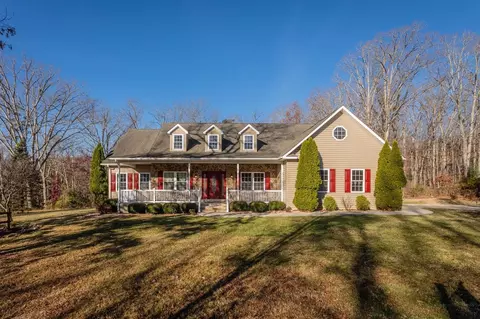 987 Riverside Dr, Luray, VA 22835