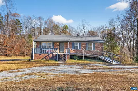 218 Mahan Rd, Farmville, VA 23901