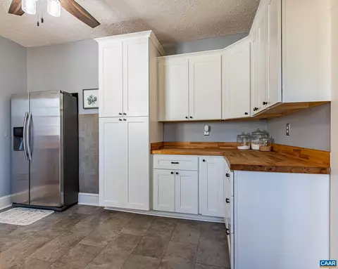 Kitchen - 22 Quarter Ln, Buckingham, VA 23921 photo 3 of 4