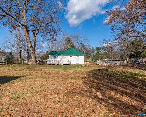 Exterior - 22 Quarter Ln, Buckingham, VA 23921 photo 9 of 12
