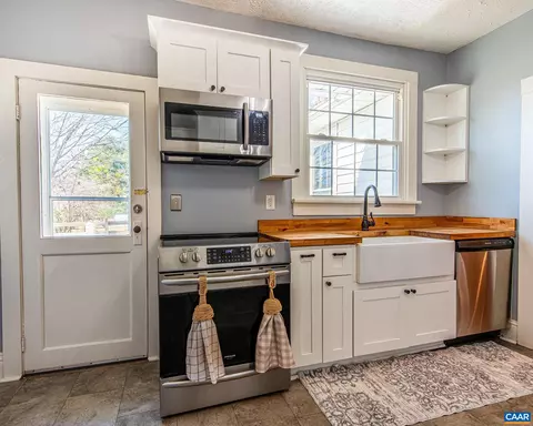 Kitchen - 22 Quarter Ln, Buckingham, VA 23921 photo 4 of 4