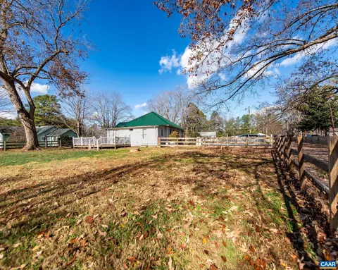 Exterior - 22 Quarter Ln, Buckingham, VA 23921 photo 8 of 12