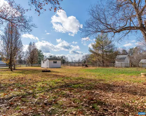 Exterior - 22 Quarter Ln, Buckingham, VA 23921 photo 7 of 12