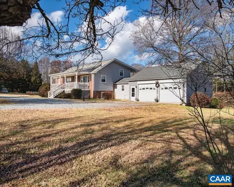 3483 W River Rd, Scottsville, VA 24590