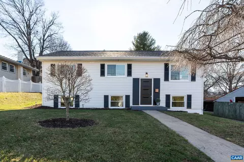 106 Henry Ave, Waynesboro, VA 22980