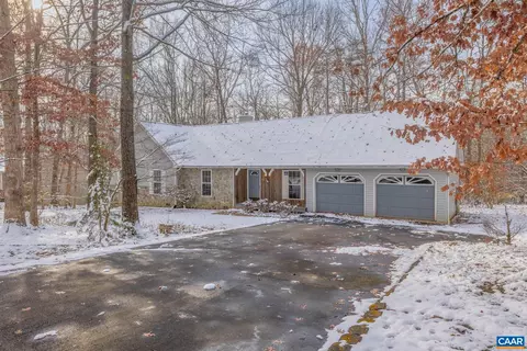 10 Briarwood Rd, Palmyra, VA 22963