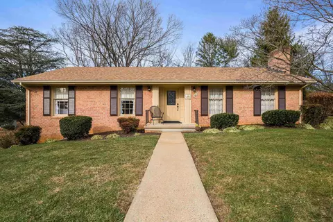 419 Cardinal St, Staunton, VA 24401