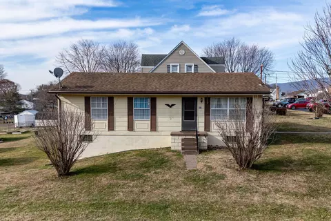 502 Seventh St, Elkton, VA 22827