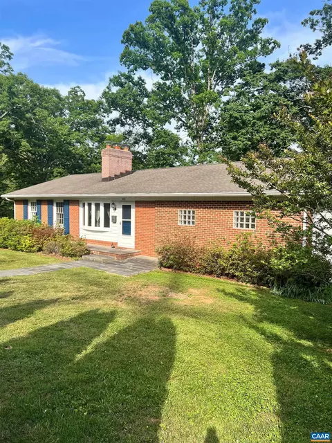 150 N Bennington Rd N, Charlottesville, VA 22901