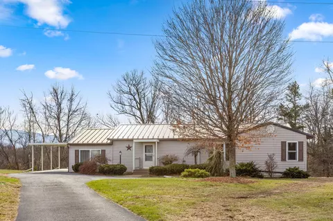 8086 Craun Dr, Grottoes, VA 24441