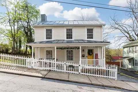 207 Reservoir St, Staunton, VA 24401