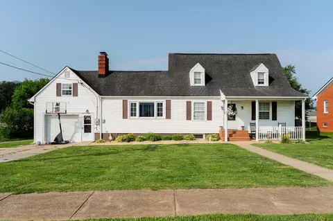 885 W Main St W, Stanley, VA 22851