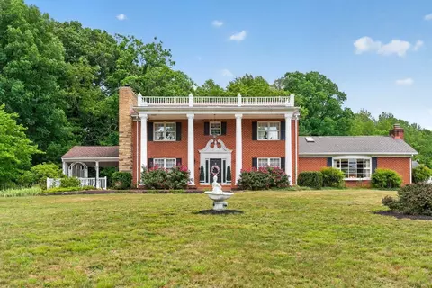 8217 S East Side Hwy, Elkton, VA 22827