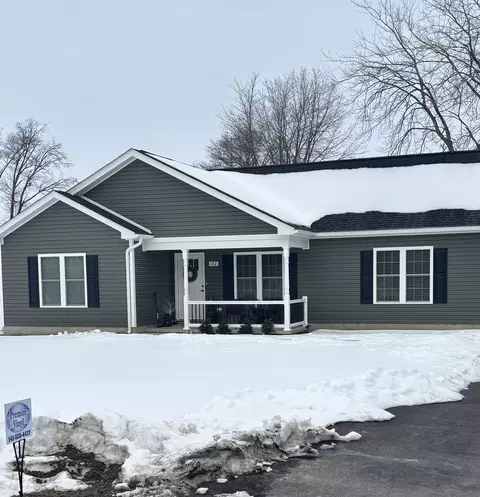 102 14th St, Grottoes, VA 24441